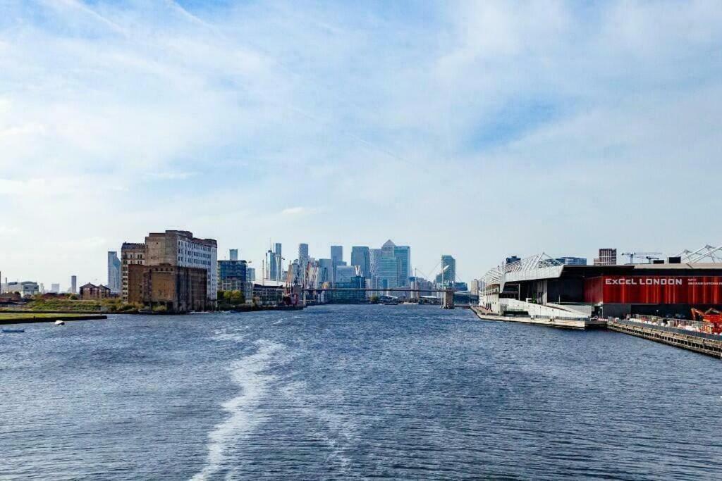 City Escape - Royal Wharf 런던 외부 사진